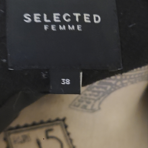 Femme Select Black Coat - Picture 12 of 15